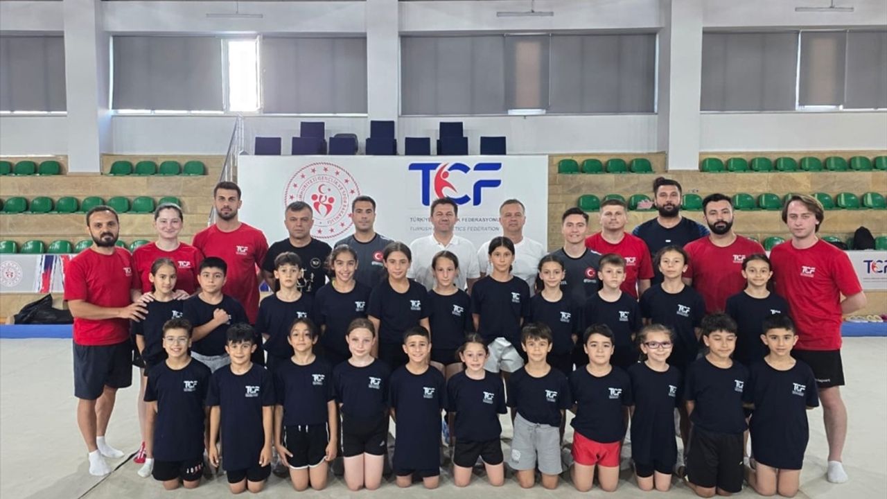 Türkiye Cimnastik Federasyonu Başkanı Suat Çelen Trampolin Kampını Ziyaret Etti