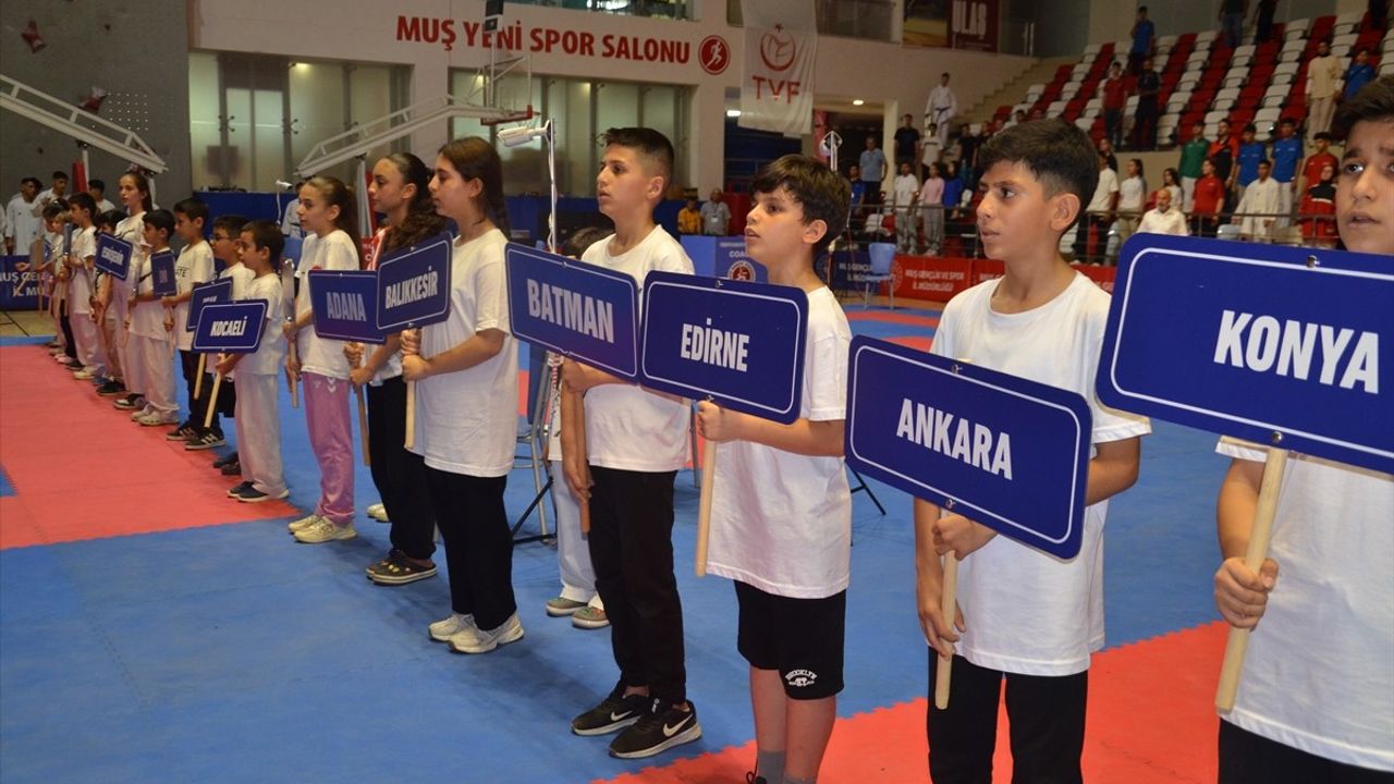Türkiye Karate Premier Ligi Muş'ta Başladı