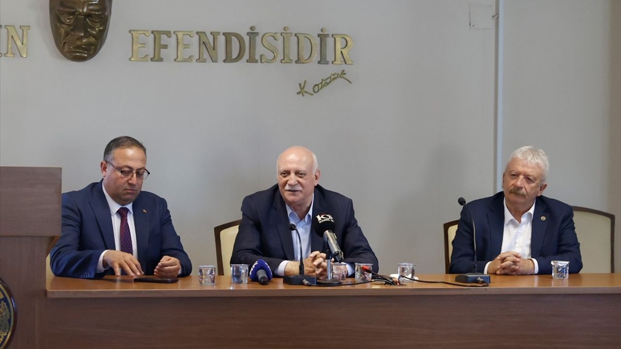 TZOB Başkanı Bayraktar Adana ve Mersin'de Tarım Alanlarını İnceledi