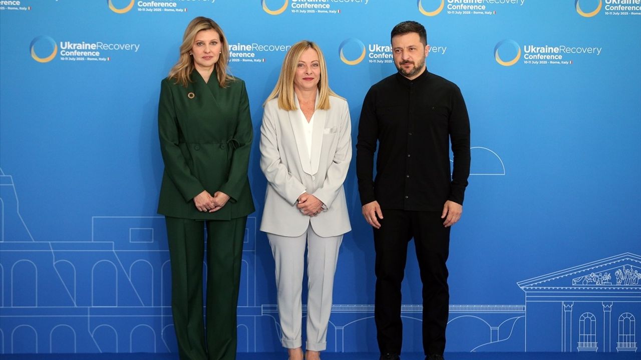 Ukrayna'nın Yeniden İnşası Konferansı Roma'da Başladı