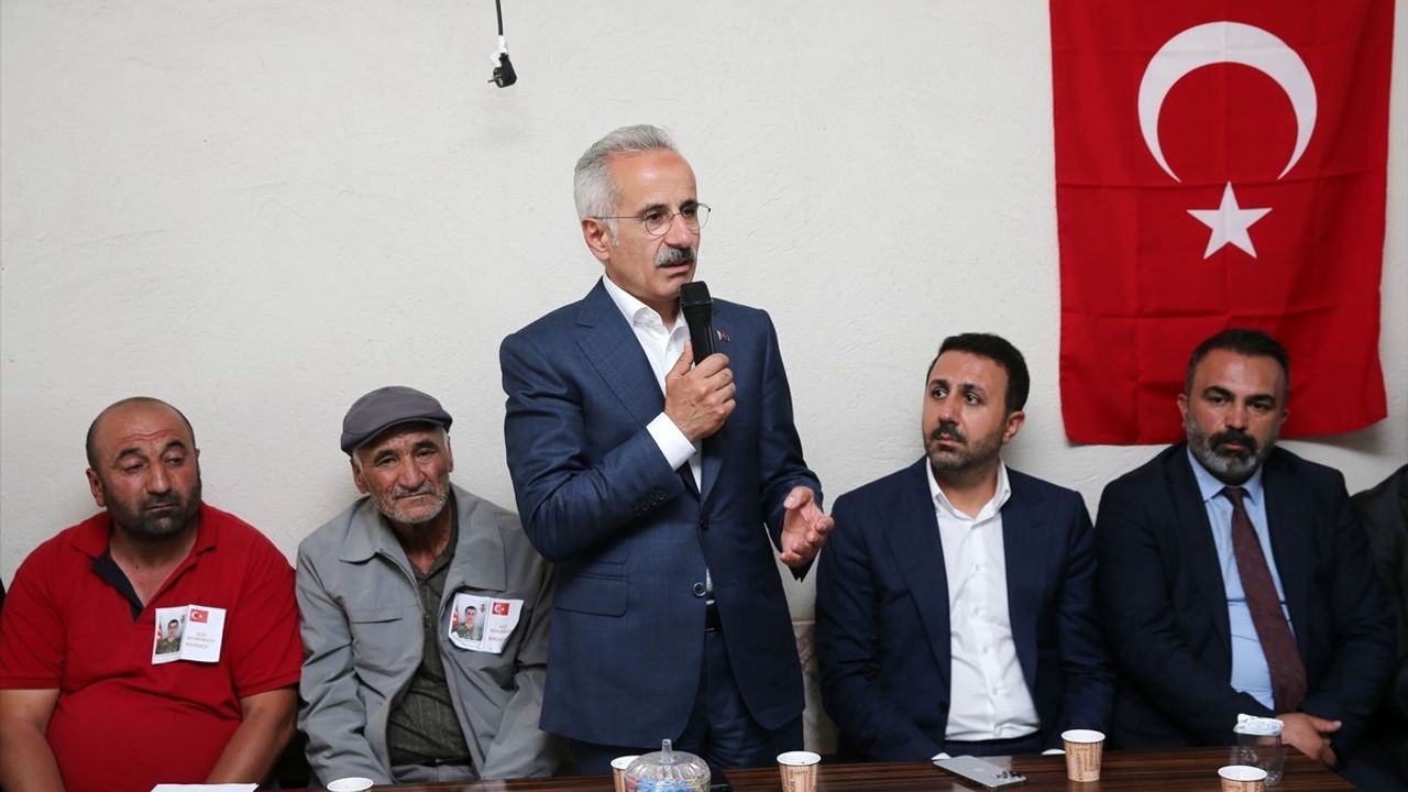 Ulaştırma Bakanı Uraloğlu'nun Bitlis Ziyareti: Şehit Yeşildemir ve Ailesine Taziye