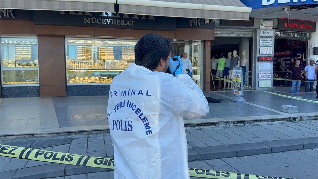 Ümraniye'de Soygun Girişimi: Kuyumcunun Silahlı Direnişi