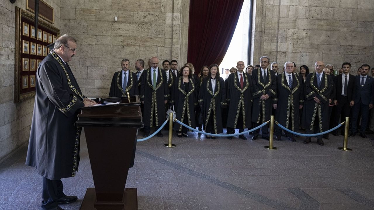 Uyuşmazlık Mahkemesi Heyeti Anıtkabir'i Ziyaret Etti