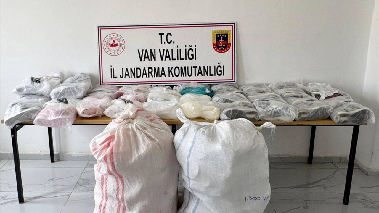 Van'da Kaçakçılık Operasyonları: 28 Şüpheli Gözaltında