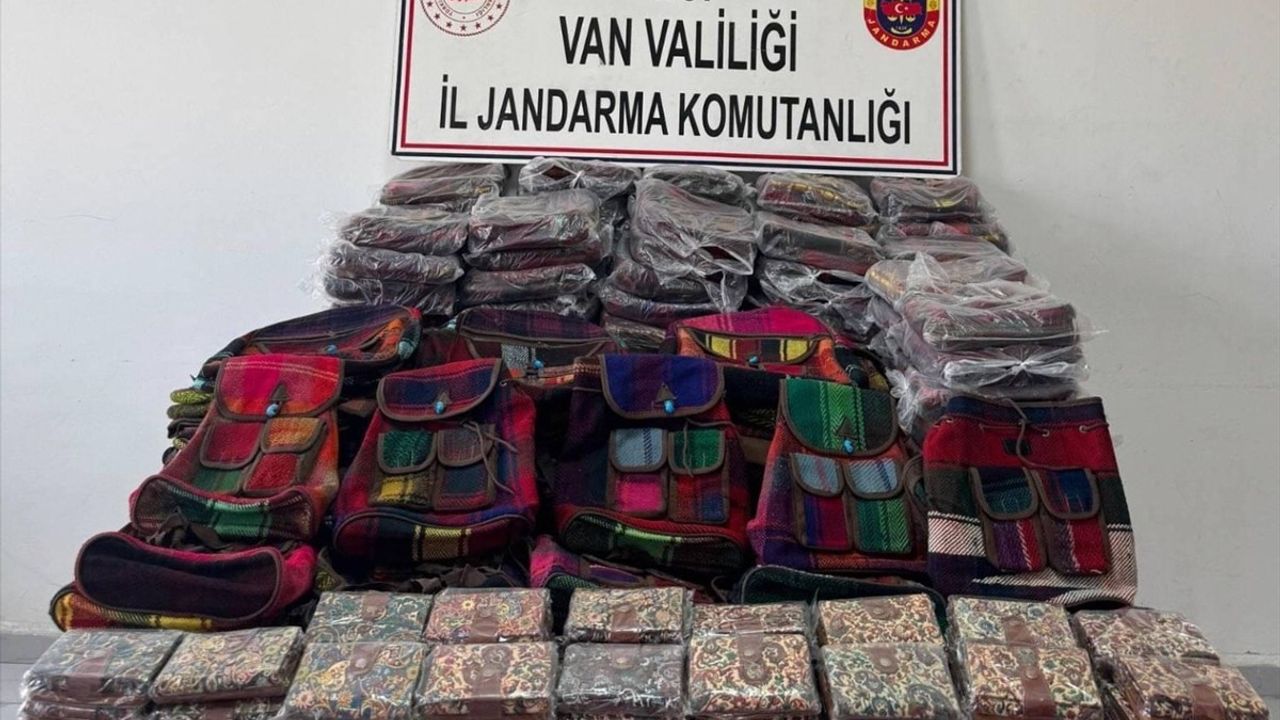 Van'da Kaçakçılık Operasyonları: 32 Şüpheli Gözaltında