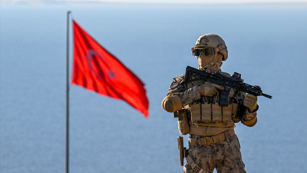 Van'ın Özel Harekat Polisi Zorlu Tatbikatlarla Göreve Hazırlanıyor
