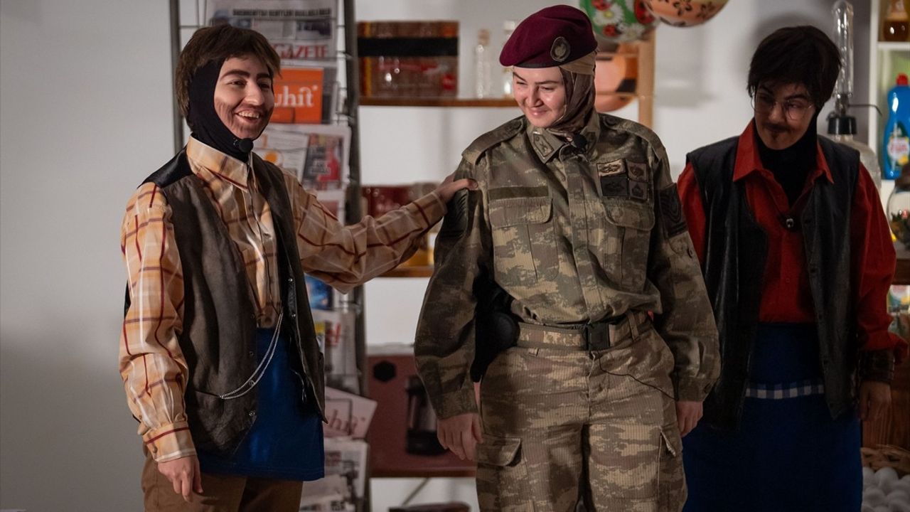 Vatan Sevgisi Tiyatro Oyunu Başkentte Seyirciyle Buluştu
