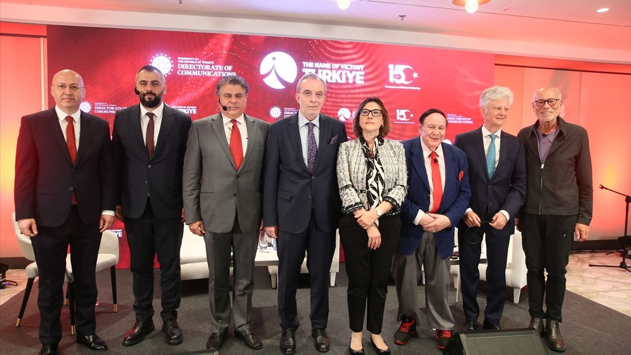 Viyana'da 'Zaferin Adı Türkiye' Paneli Gerçekleştirildi