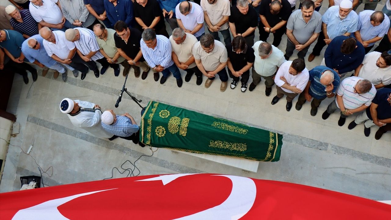 Yabancı Dil Eğitimi İçin Gittiği ABD'de Hayatını Kaybeden Genç, Balıkesir'de Defnedildi