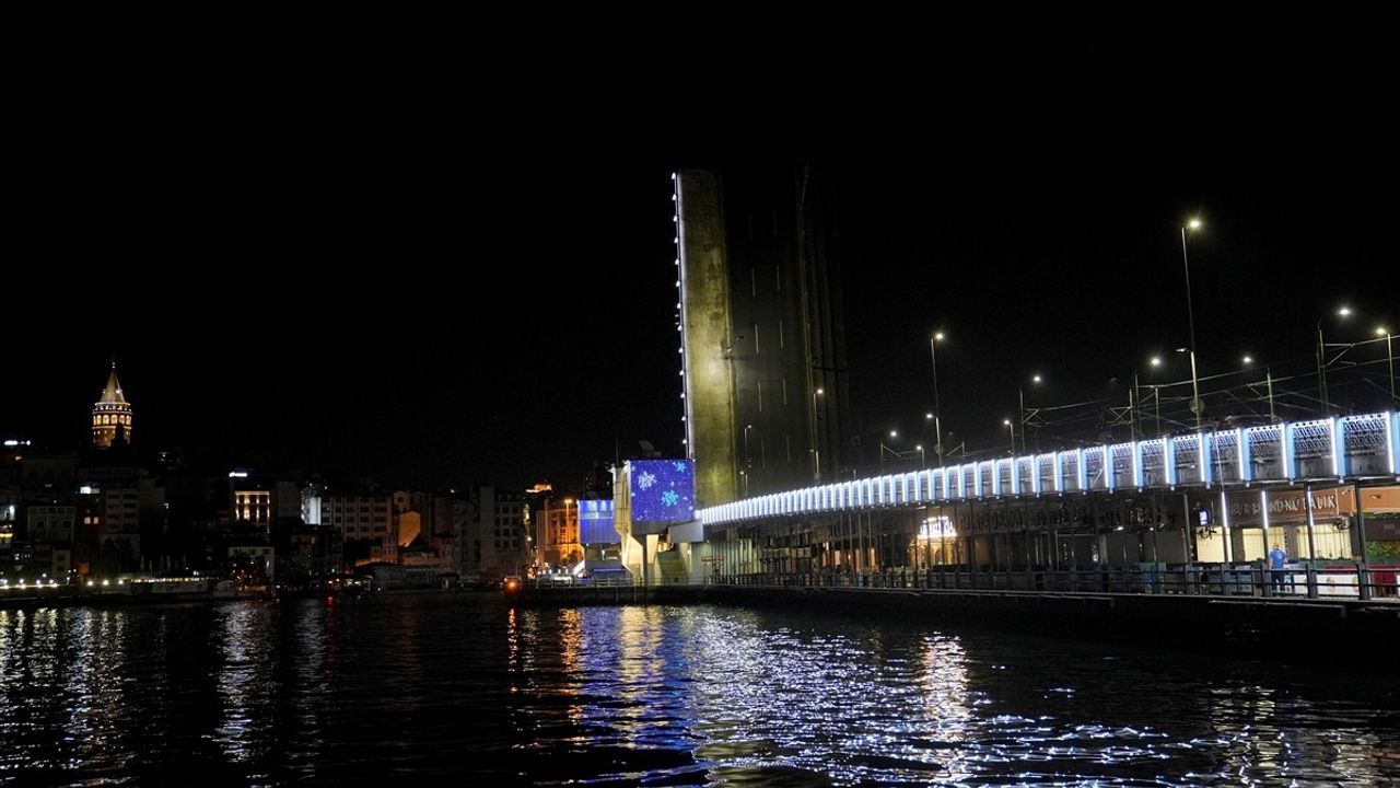 Yeni Galata Köprüsü Geçici Olarak Trafiğe Kapandı