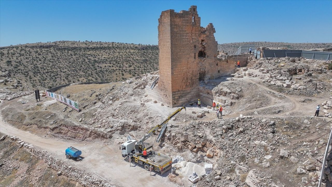 Zerzevan Kalesi'nde Restorasyon Çalışmaları Başladı