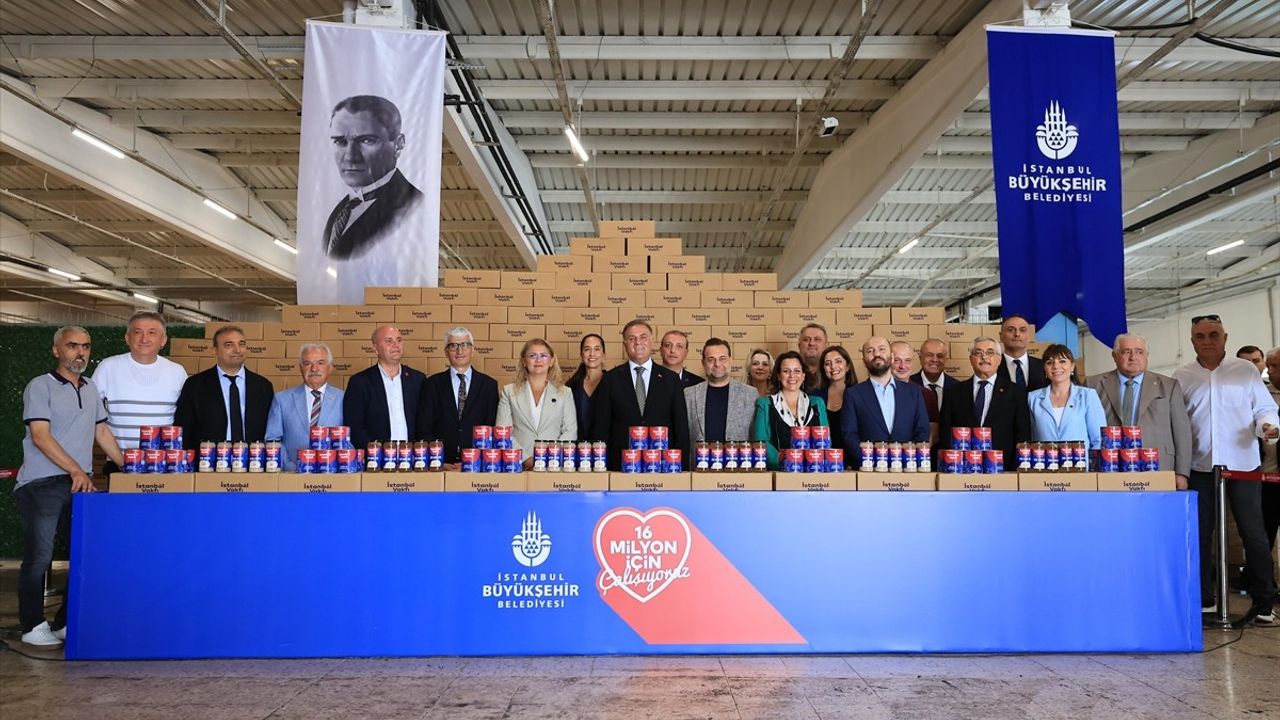 Zeytinburnu'nda Kurban Bağış Kampanyası İle İhtiyaç Sahiplerine Yardım