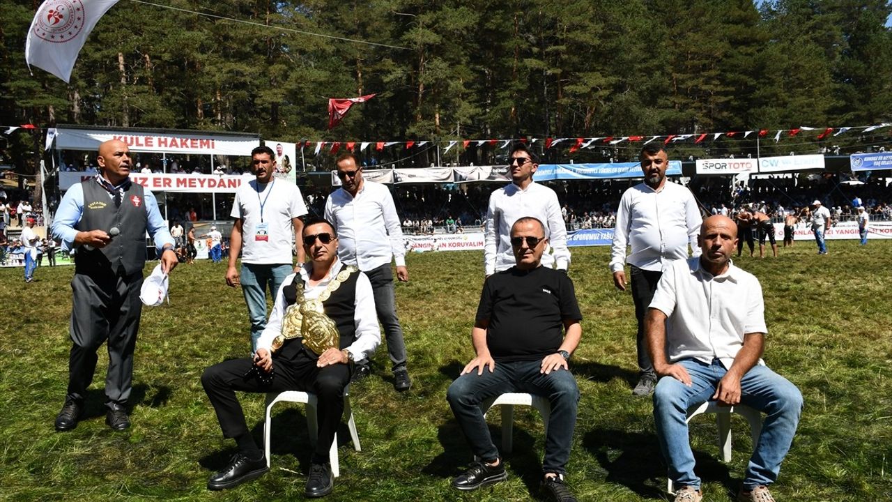 19. Kunduz Güreşleri'nin Şampiyonu Feyzullah Öztürk