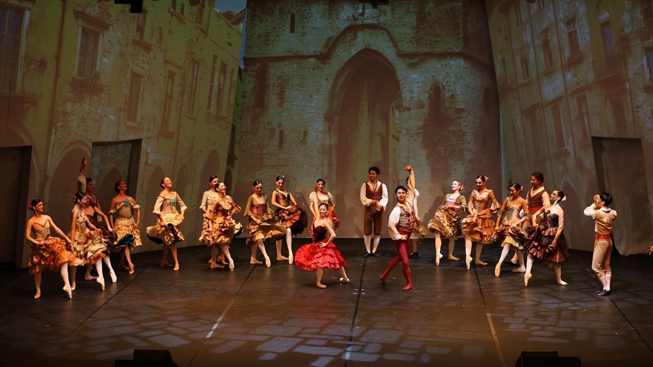 22. Uluslararası Bodrum Bale Festivali'nde 'Don Kişot' Balesi Sahnelendi
