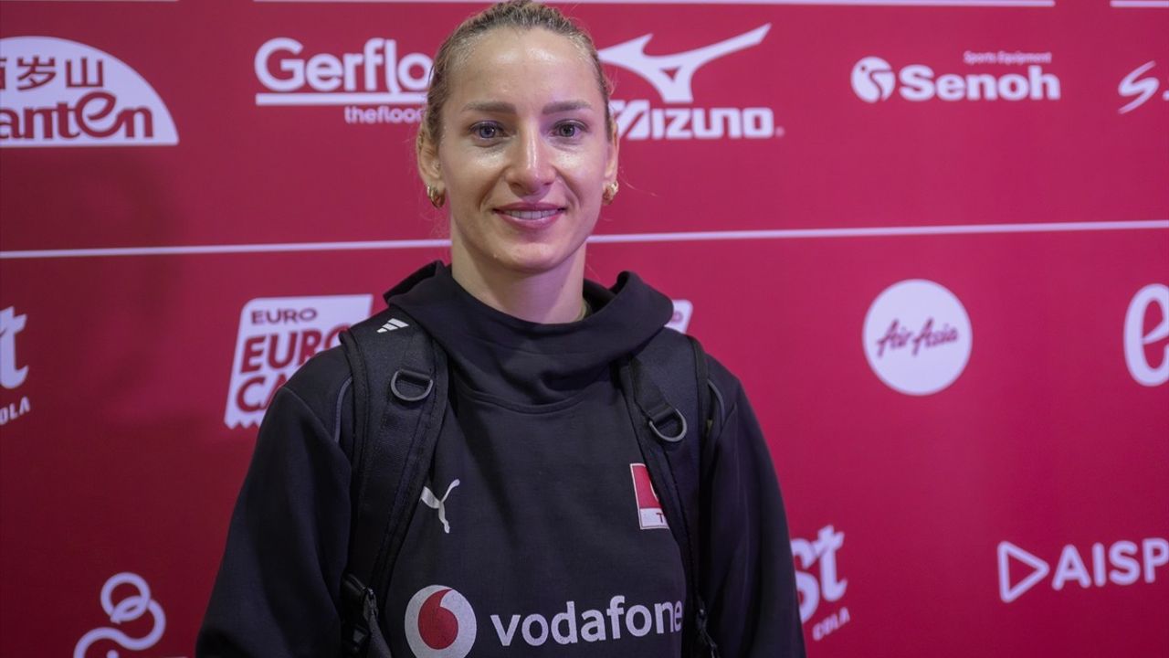 A Milli Kadın Voleybol Takımı'ndan İspanya Uyarısı