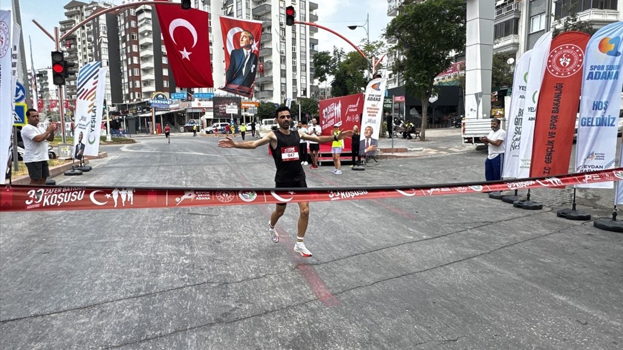 Adana'da 30 Ağustos Zafer Bayramı Koşusu Gerçekleştirildi