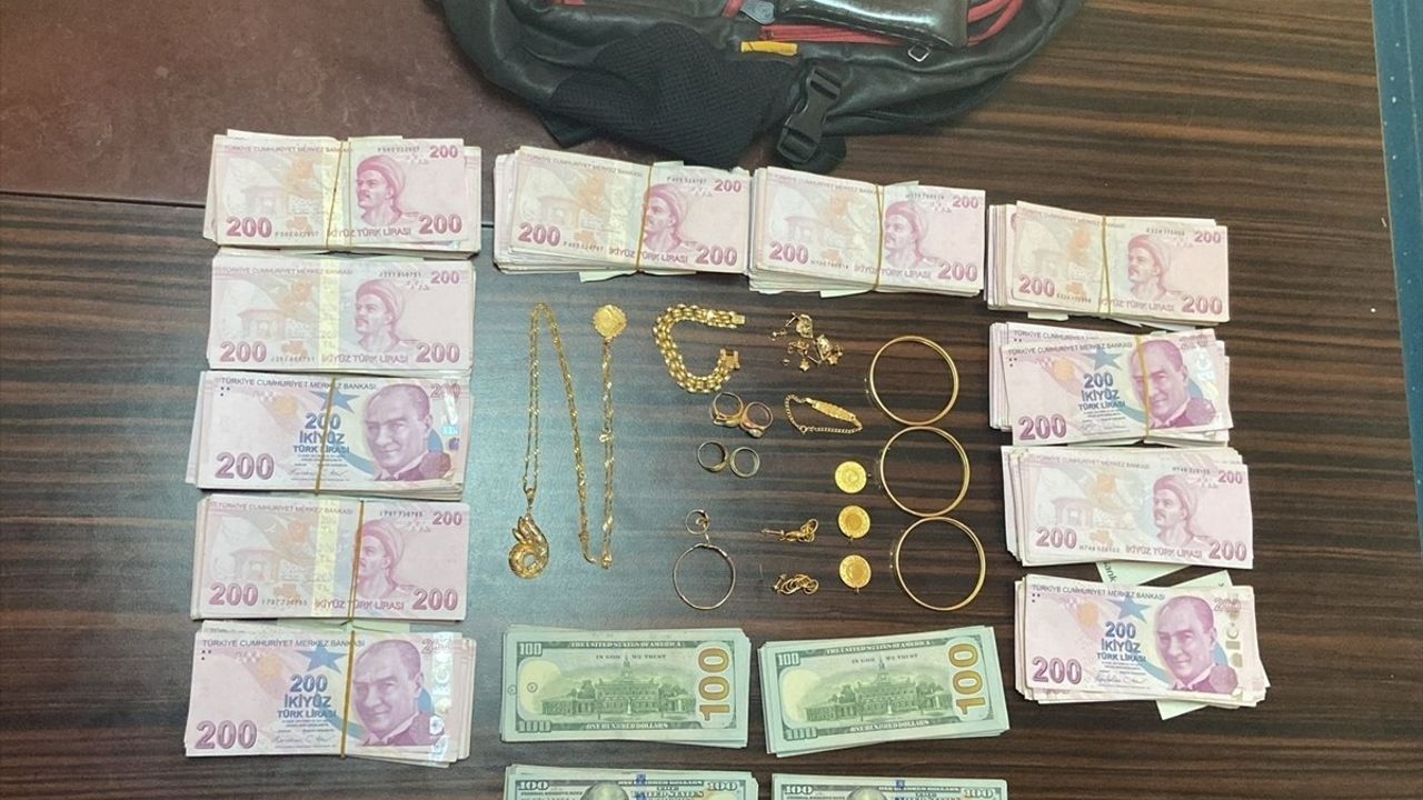 Adana'da Dolandırıcılık Olayı: Çiftin Altın ve Paraları Kurtarıldı