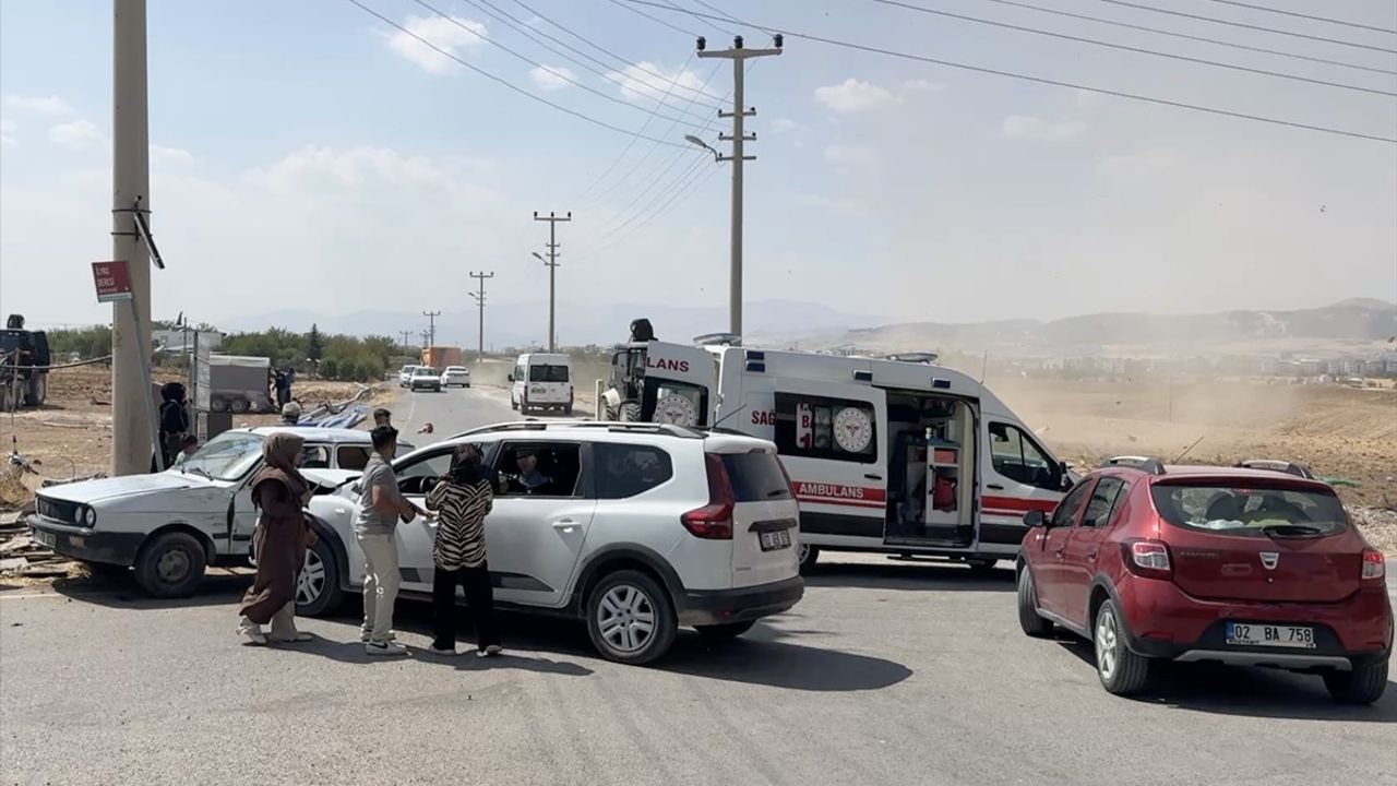 Adıyaman'da Trafik Kazası: 5 Yaralı