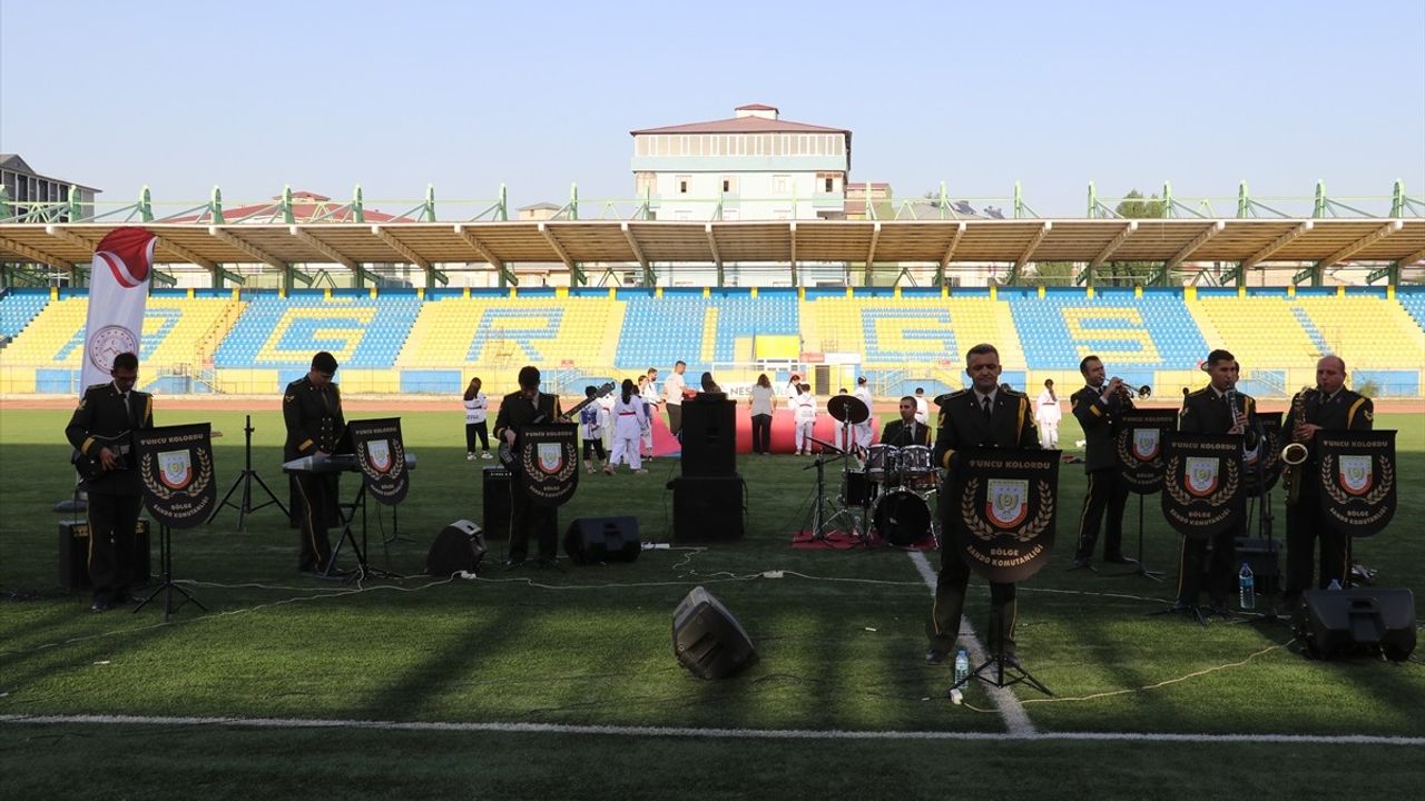 Ağrı'da 30 Ağustos Zafer Bayramı Konseri