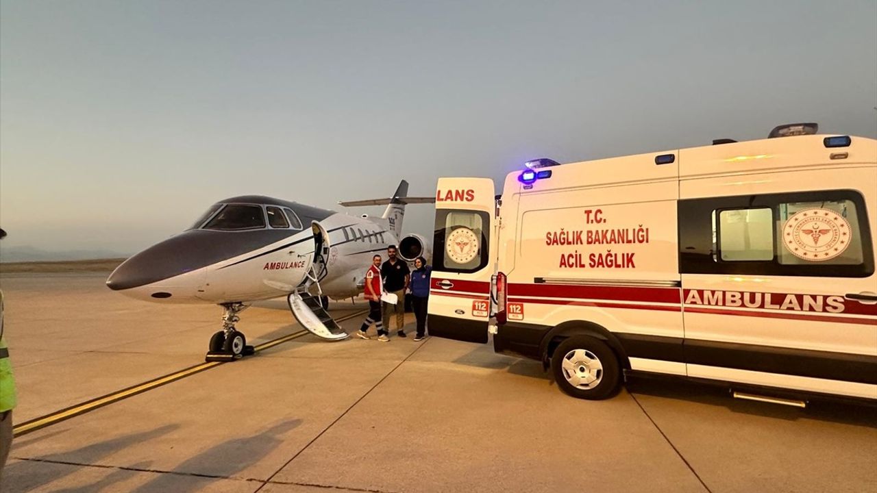 Ağrı'daki Kalp Hastası Bebek Ankara'ya İki Ambulans Uçakla Nakledildi