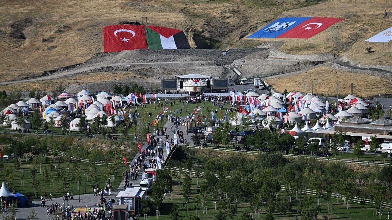 Ahlat'ta Malazgirt Zaferi Kutlamalarında Jandarma Gösterileri Büyüledi