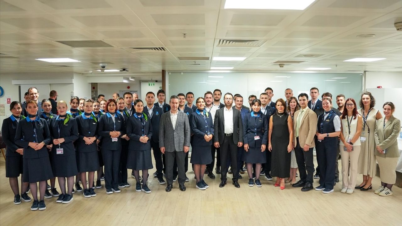 AJet Genel Müdürü Sarp'tan Motivasyon Ziyareti