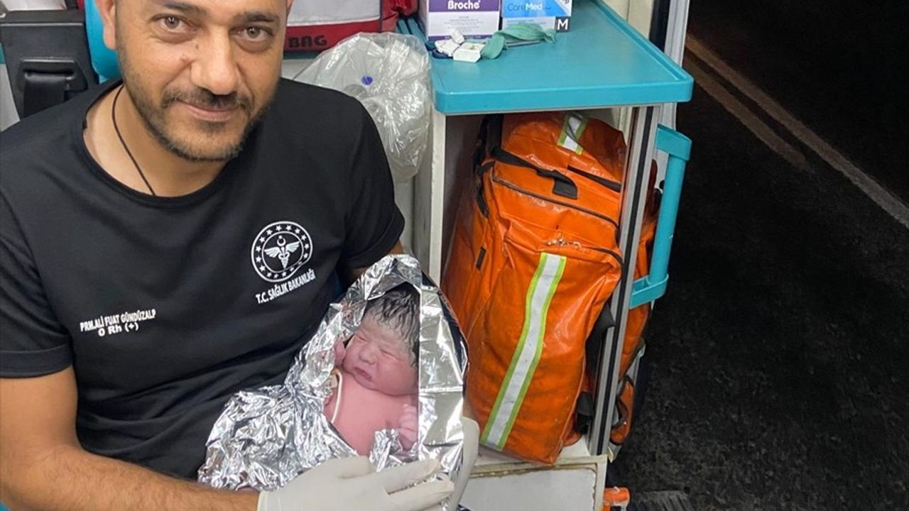 Akçakale'de Ambulans Esnasında Doğum Heyecanı