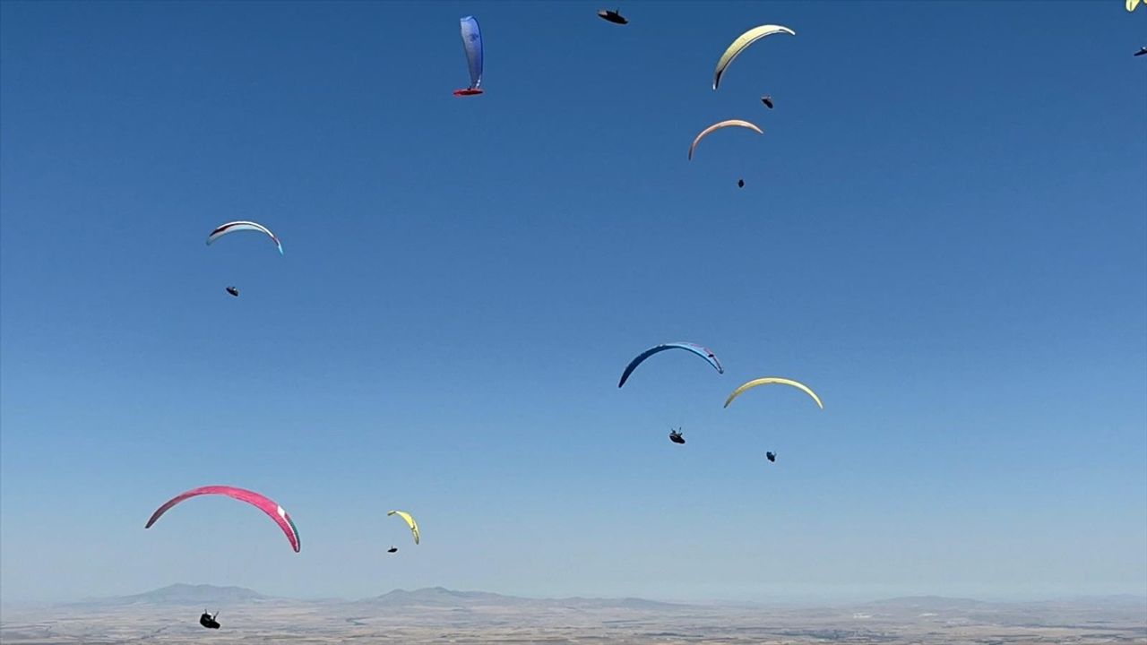 Aksaray'da Yamaç Paraşütü Dünya Kupası Heyecanı Başladı