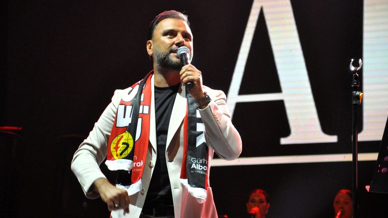 Alişan Eskişehir'de Coşku Dolu Bir Konser Verdi