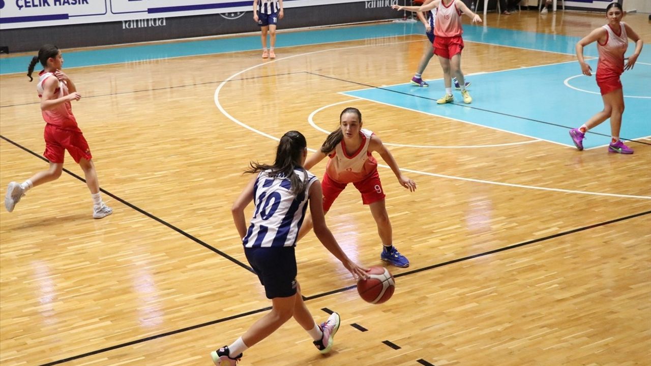 Anadolu Yıldızlar Ligi Basketbol Türkiye Şampiyonası'nda Şampiyonlar Belli Oldu