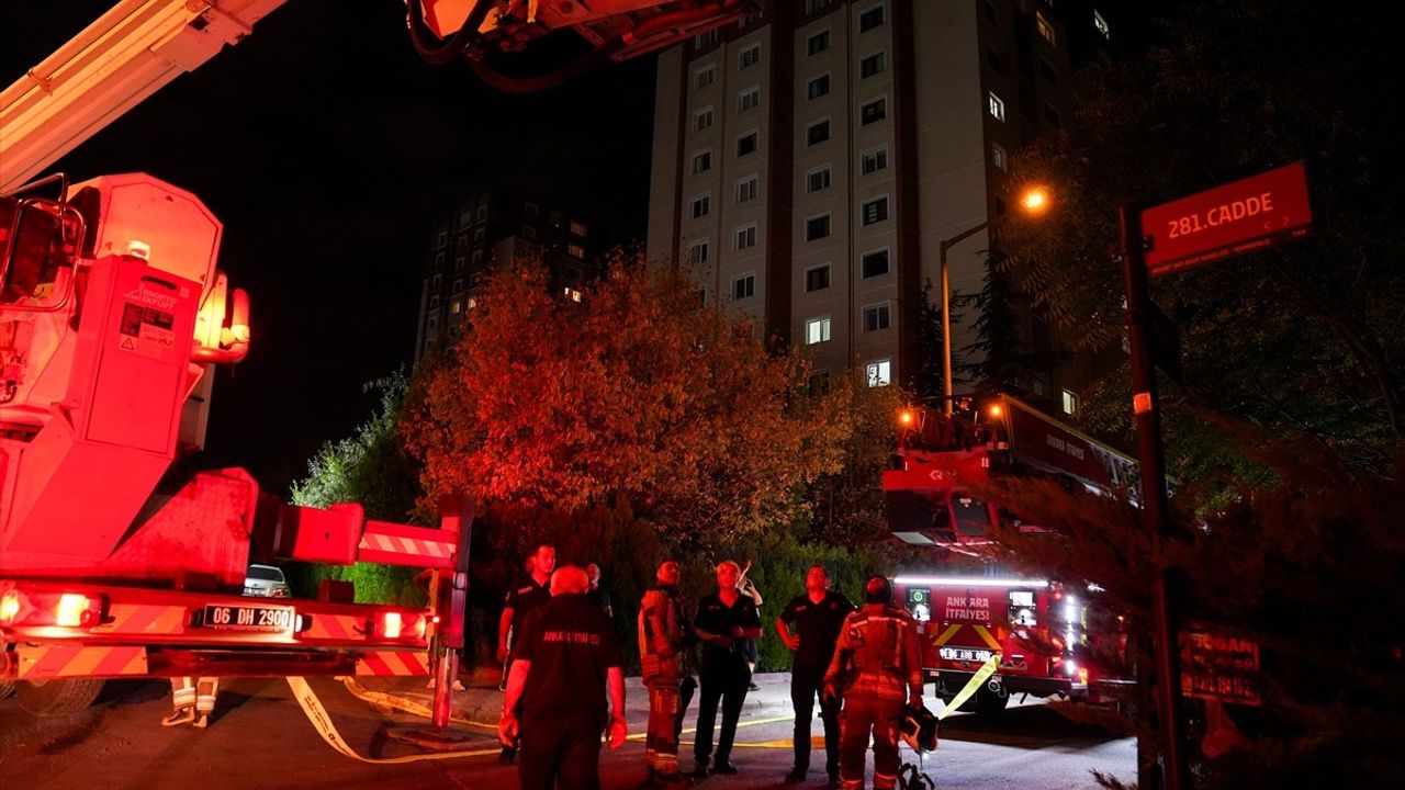 Ankara'da 16 Katlı Apartmanda Yangın