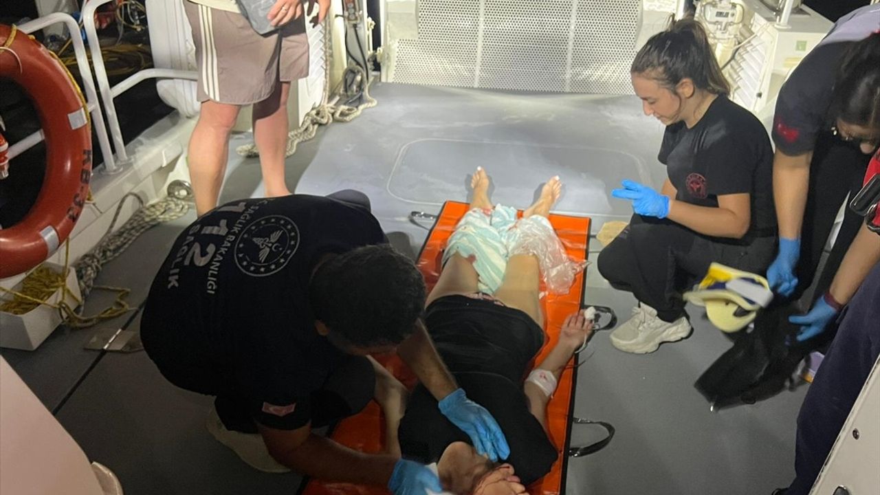 Antalya'da Tekneyle Yaralanan Turiste Tıbbi Müdahale