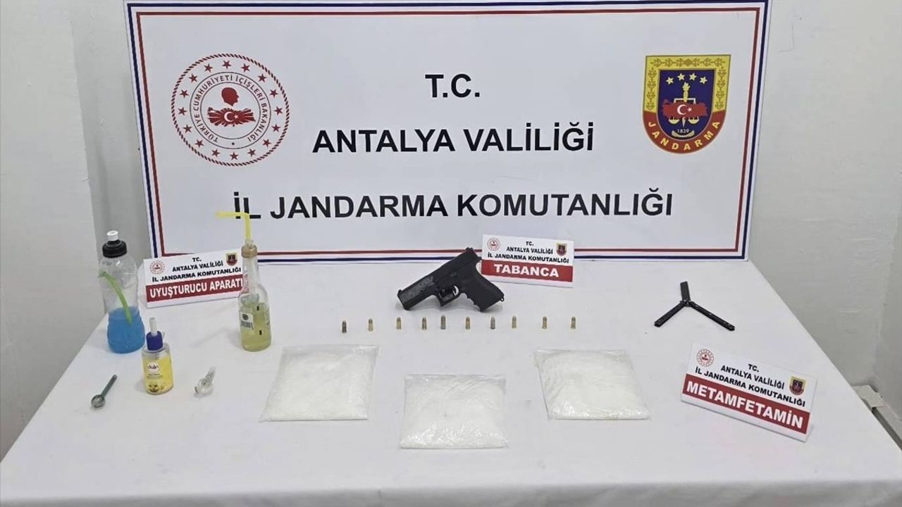 Antalya'da Uyuşturucu Operasyonu: 2 Şüpheli Yakalandı