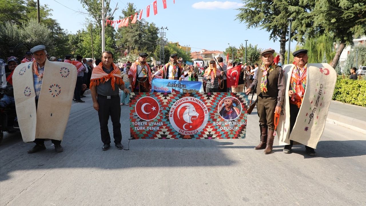 Antalya'da Yörük Göçü Yürüyüşü Düzenlendi