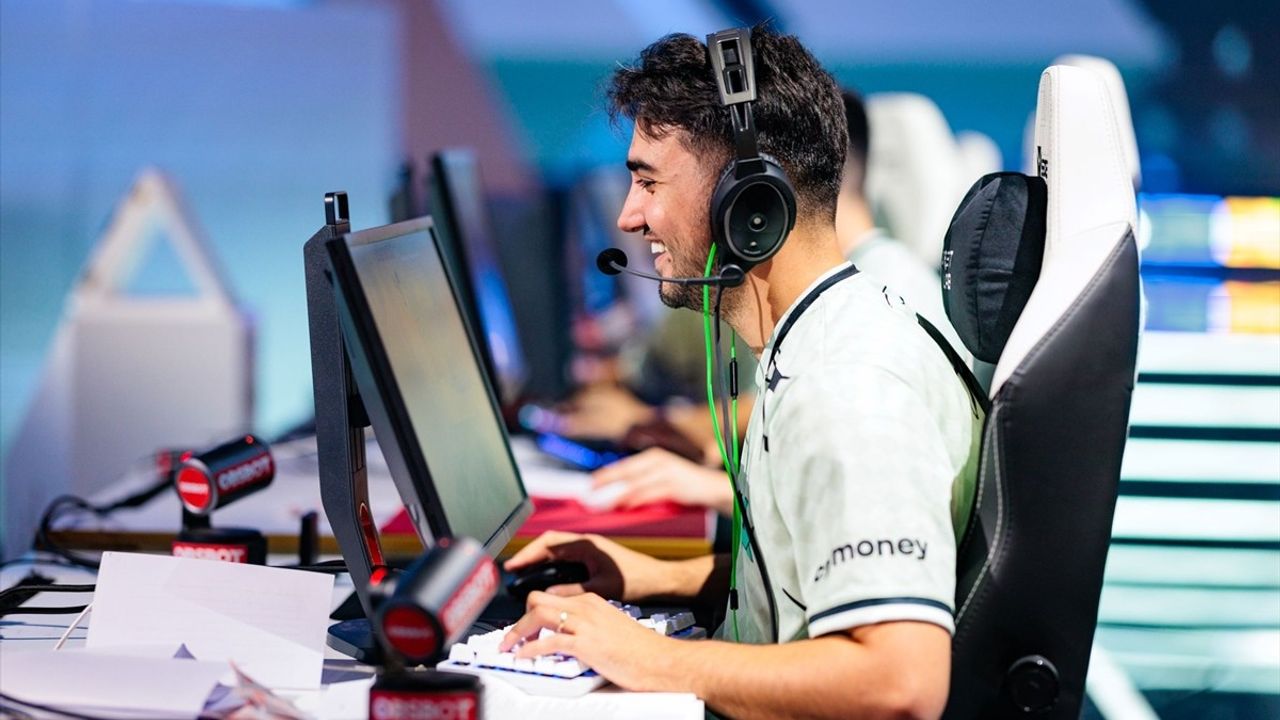 Aurora Gaming Espor Dünya Kupası'nda İkinci Oldu