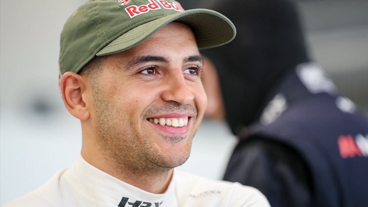 Ayhancan Güven Nürburgring Yarışında Zafere Koşuyor