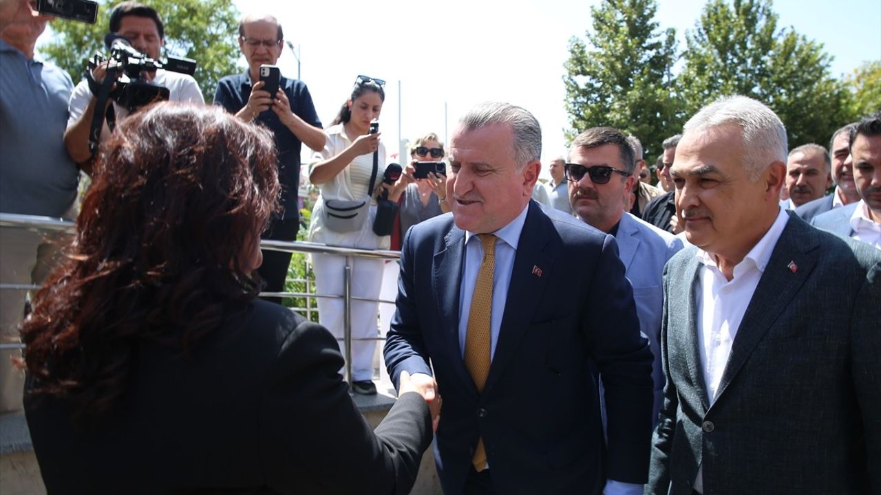 Bakan Bak, Çerçioğlu'nu Ziyaret Etti
