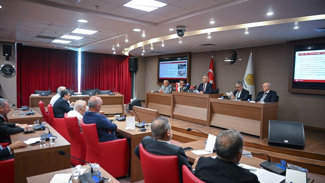 Bakan Bolat'tan Tarımsal Üretim ve Depolama Raporu