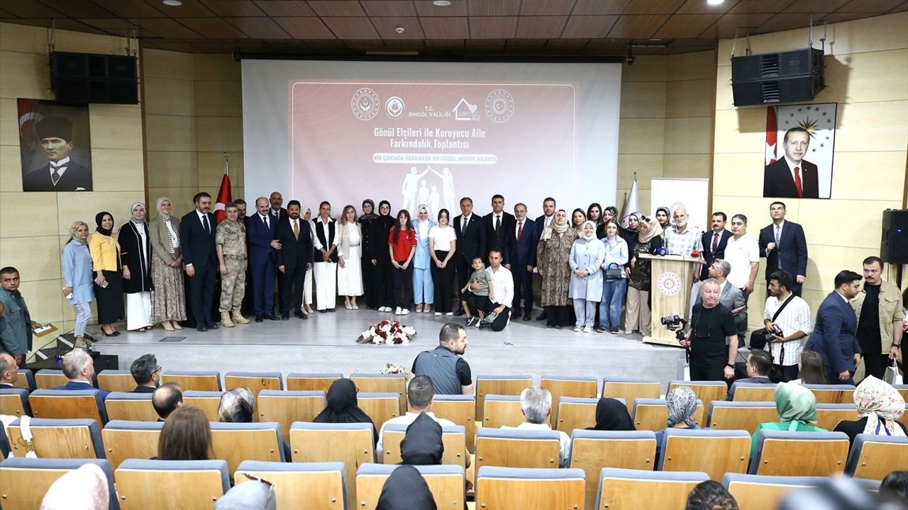 Bakan Göktaş, Bingöl'de Koruyucu Aile Farkındalık Toplantısına Katıldı