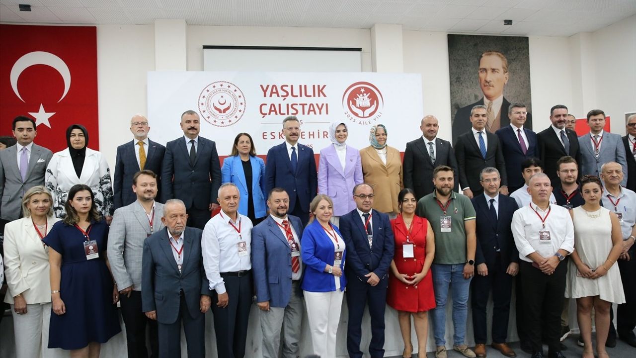 Bakan Göktaş'tan Yaşlılık Çalıştayı'nda Önemli Mesajlar
