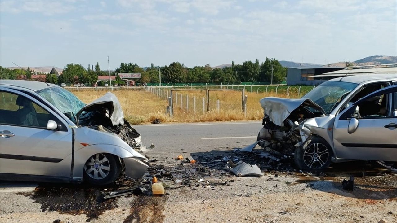 Balıkesir'de Trafik Kazası: Bir Ölü, Bir Yaralı