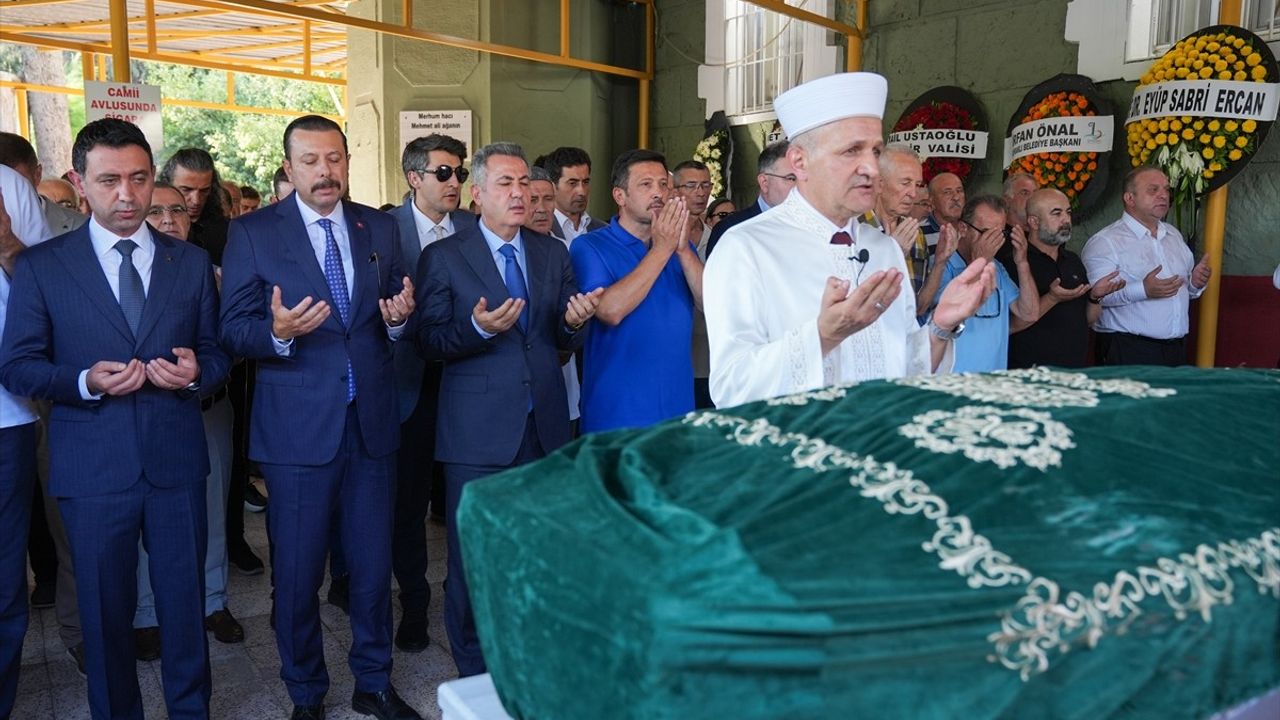 Balıkesir Depreminin Kurbanı Nihat Önbaş Toprağa Verildi