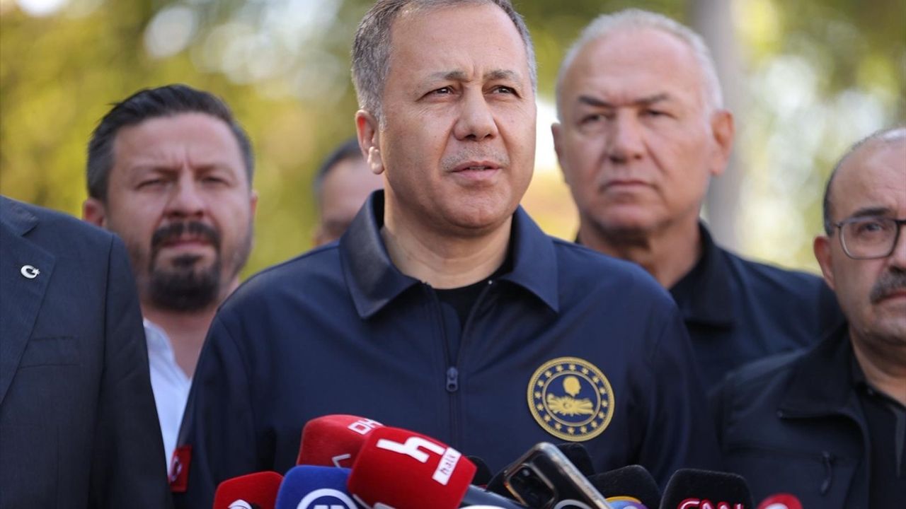 Balıkesir'in Sındırgı İlçesinde 6.1 Büyüklüğünde Deprem: Bakan Yerlikaya'dan Açıklamalar