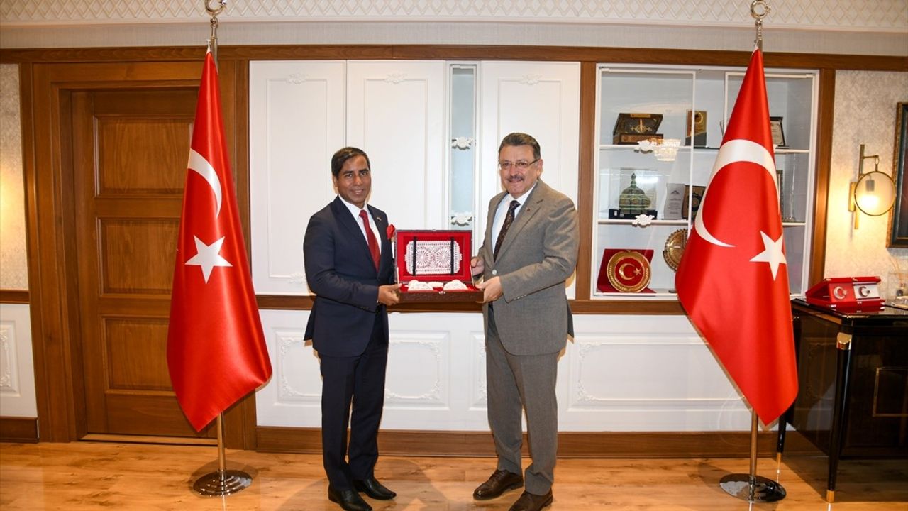 Bangladeş Büyükelçisi Haq, Trabzon'da İşbirliği Görüşmeleri Yaptı