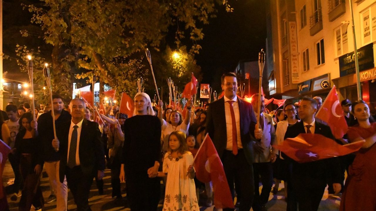 Bilecik ve Kütahya'da Zafer Bayramı Coşkuyla Kutlandı