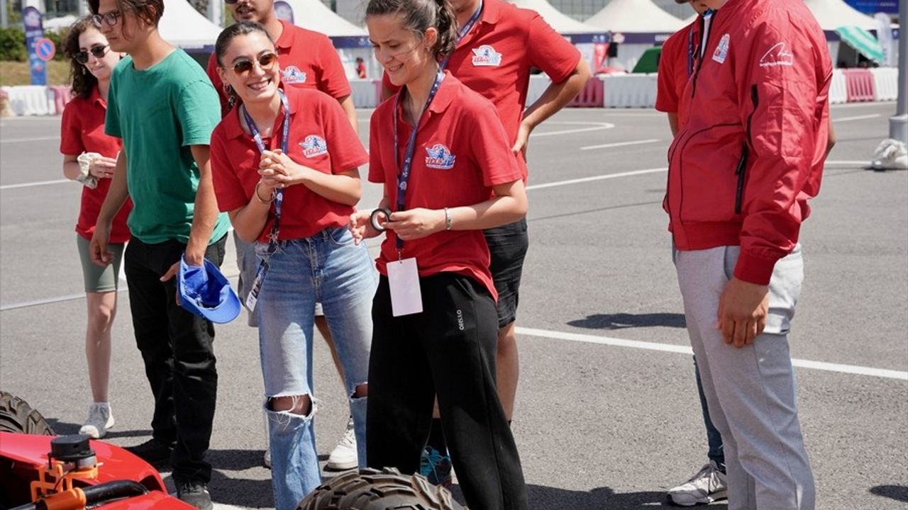 Bilişim Vadisi'nde TEKNOFEST Robotaksi Yarışması Heyecanı
