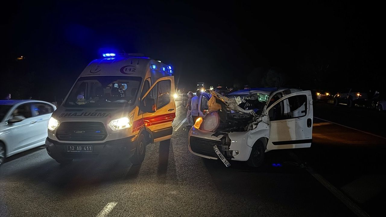 Bingöl'de Trafik Kazası: 1 Ölü, 1 Yaralı