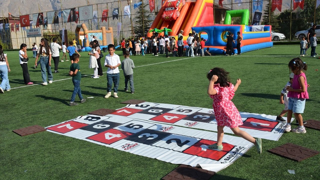 Bir Anadolu Şenliği Hakkari'de Başladı