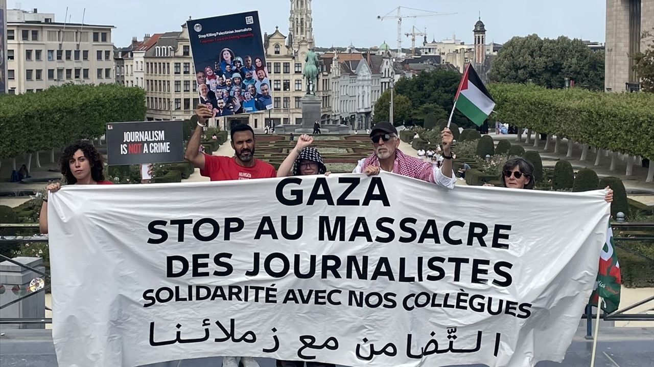 Brüksel'de Gazetecilerden İsrail Protestosu