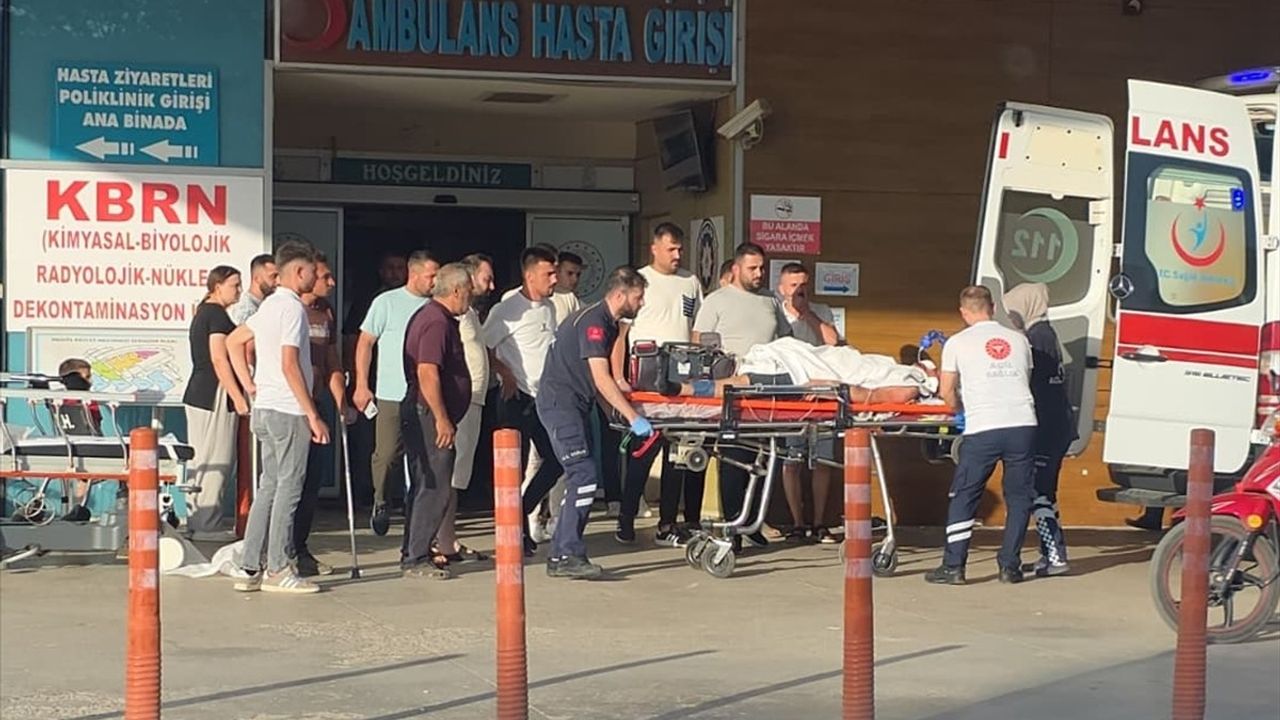 Bursa'da Kaza: Motosiklet ve Kamyon Çarpıştı, 2 Yaralı